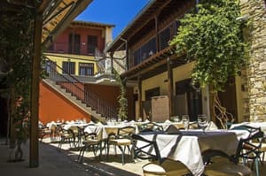 thumbnail: Outdoor dining