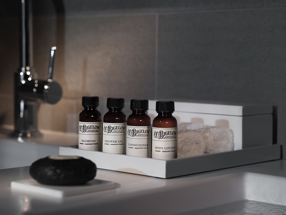 Bathroom amenities