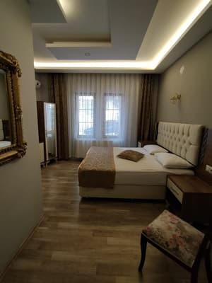 thumbnail: Hallway
