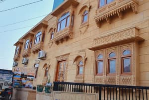 thumbnail: Exterior
