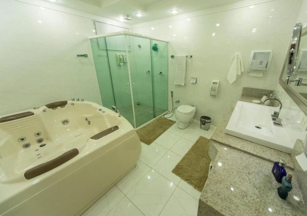 Bathroom amenities