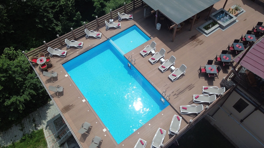 Rooftop pool