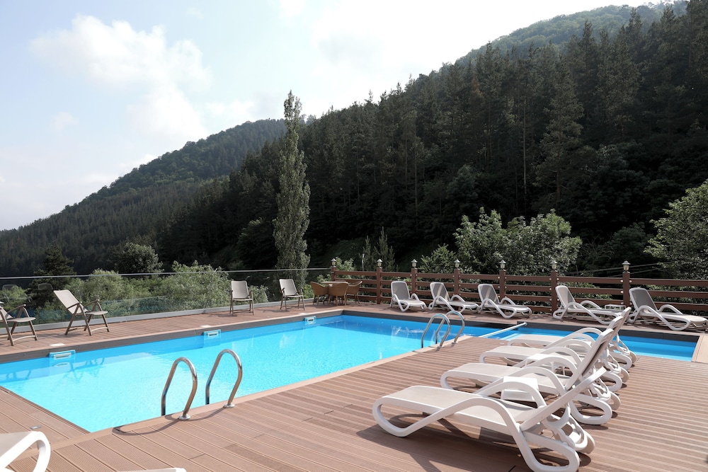 Rooftop pool