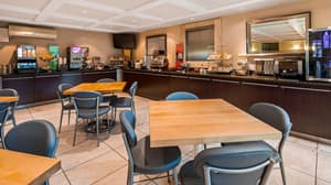 thumbnail: Breakfast area