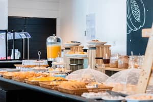 thumbnail: Breakfast area