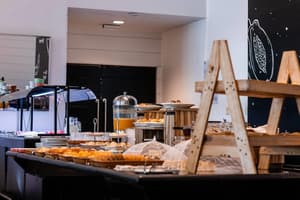 thumbnail: Breakfast area