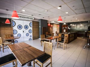 thumbnail: Restaurant