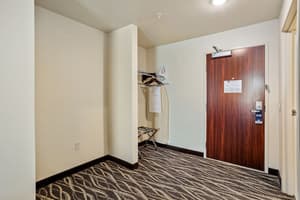 Cobblestone Hotel & Suites-Little Chute