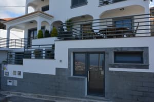 thumbnail: Front of property