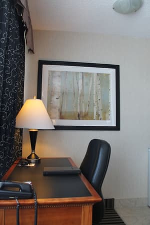 thumbnail: In-room business center