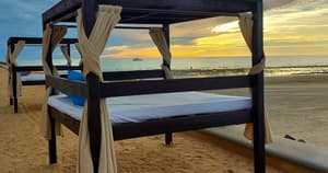 thumbnail: Bar (on property)