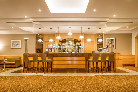 Retrouve Bar