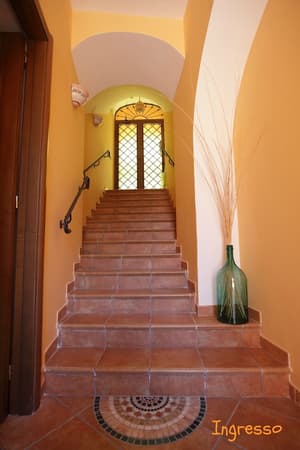 thumbnail: Interior entrance