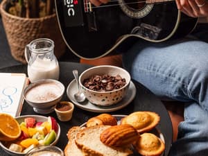 thumbnail: Breakfast area