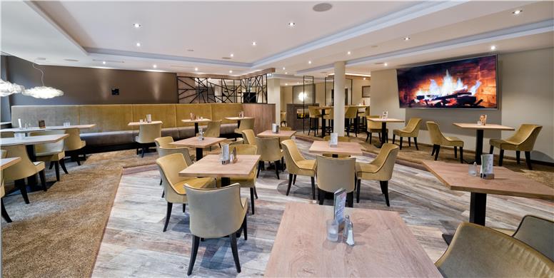 Dining,Dining Area,Restaurant,Fireplace,Architecture,Arts and Entertainment