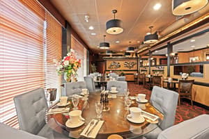 thumbnail: Restaurant