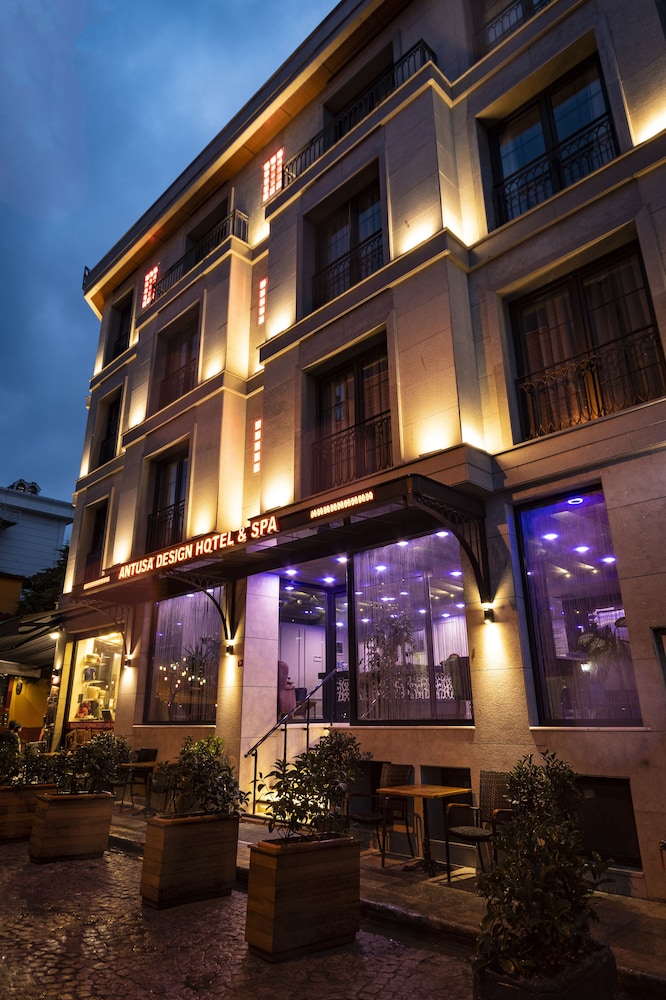 Front of property - evening/night