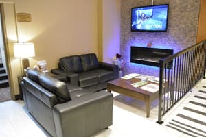 thumbnail: Lobby sitting area