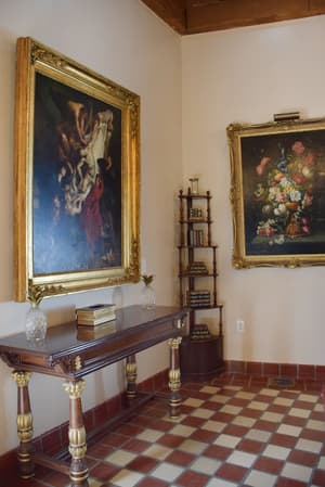 thumbnail: Interior entrance