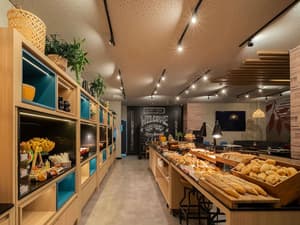 thumbnail: Breakfast area