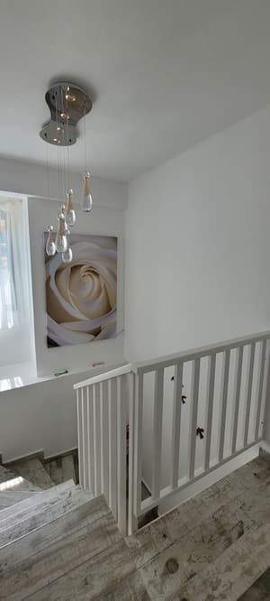 thumbnail: Interior detail