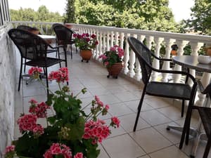 thumbnail: Terrace/patio
