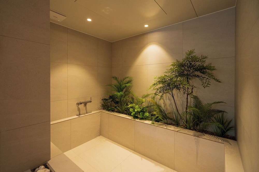 Private spa tub