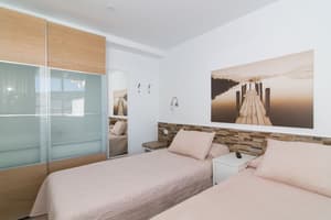 thumbnail: Front of property