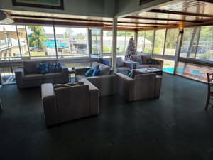 thumbnail: Lounge
