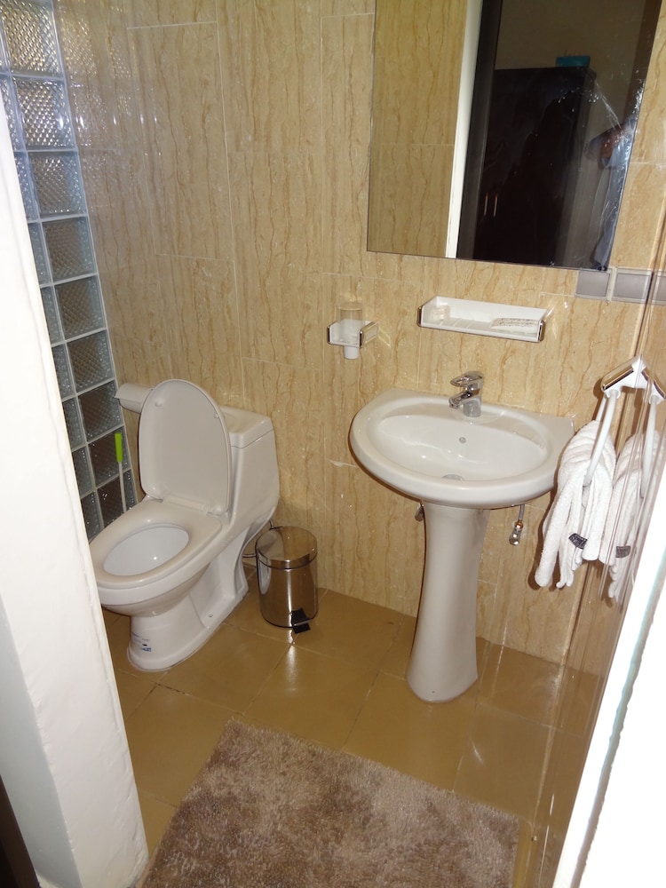 Bathroom amenities