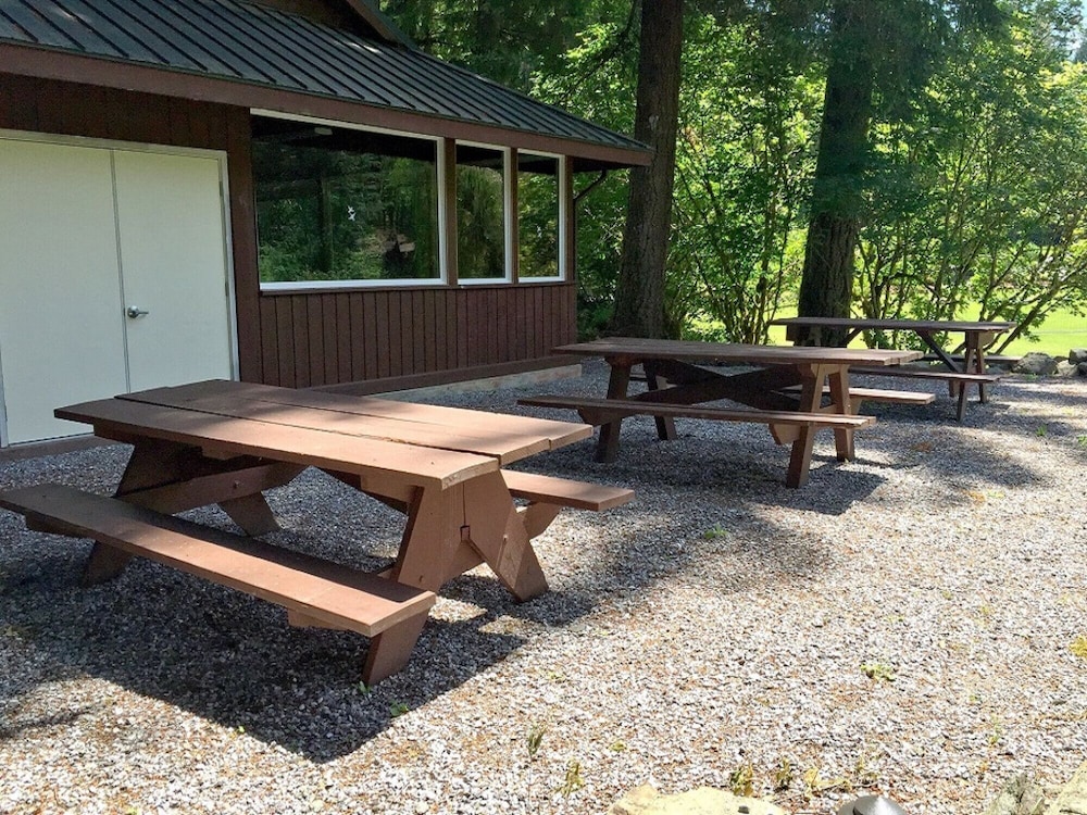 BBQ/picnic area