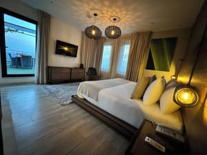 thumbnail: Room