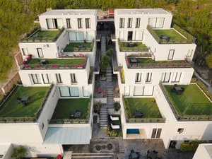 thumbnail: Front of property