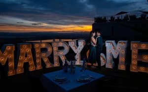 thumbnail: Couples dining
