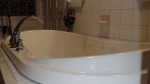 thumbnail: Jetted tub