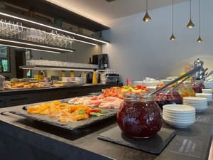 thumbnail: Restaurant