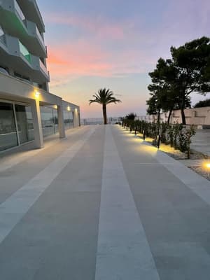 thumbnail: Exterior