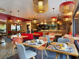 thumbnail: Breakfast area