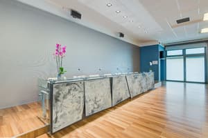 thumbnail: Business center