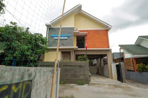thumbnail: Front of property