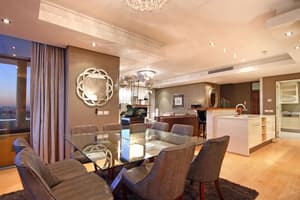 thumbnail: Dining room