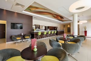thumbnail: Bar (on property)