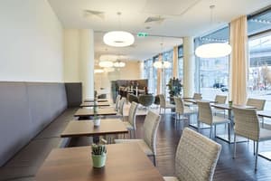 thumbnail: Restaurant