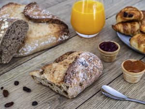 thumbnail: Breakfast area