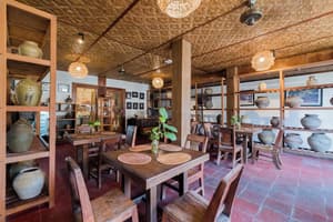 thumbnail: Restaurant