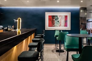 thumbnail: Bar (on property)