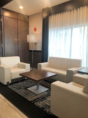 thumbnail: Lobby sitting area