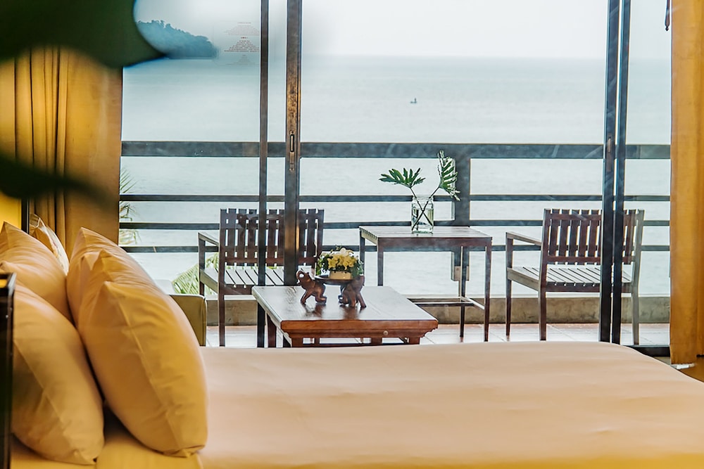 Beach/ocean view