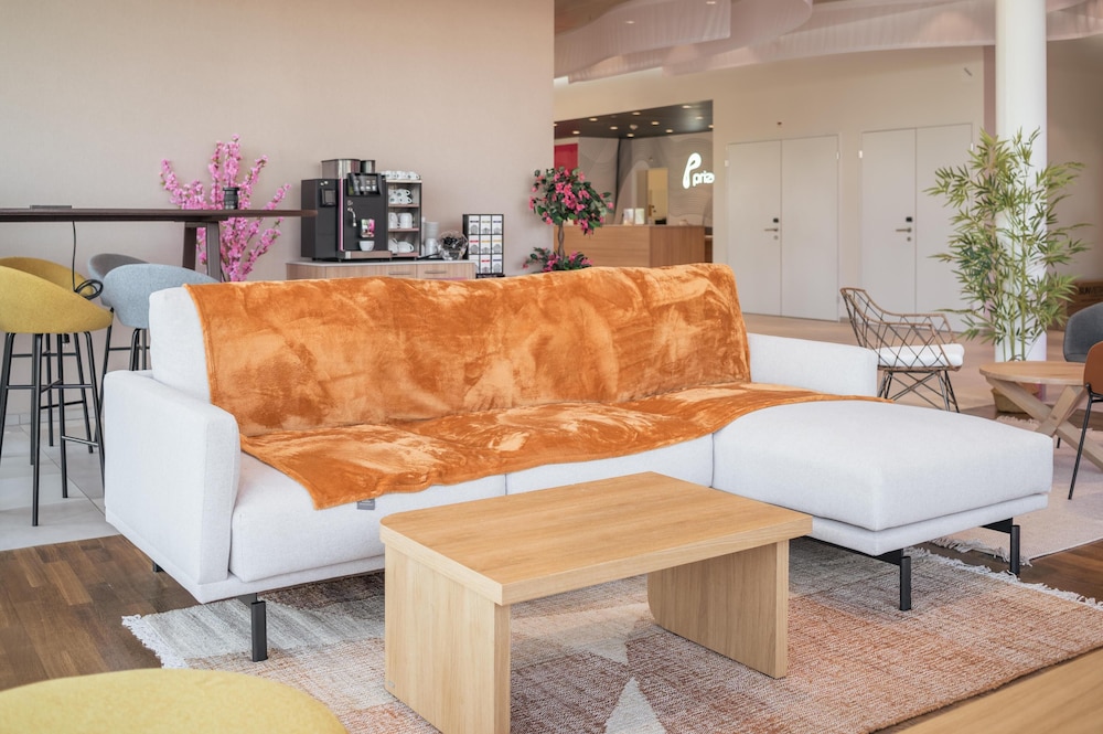 Check-in/check-out kiosk