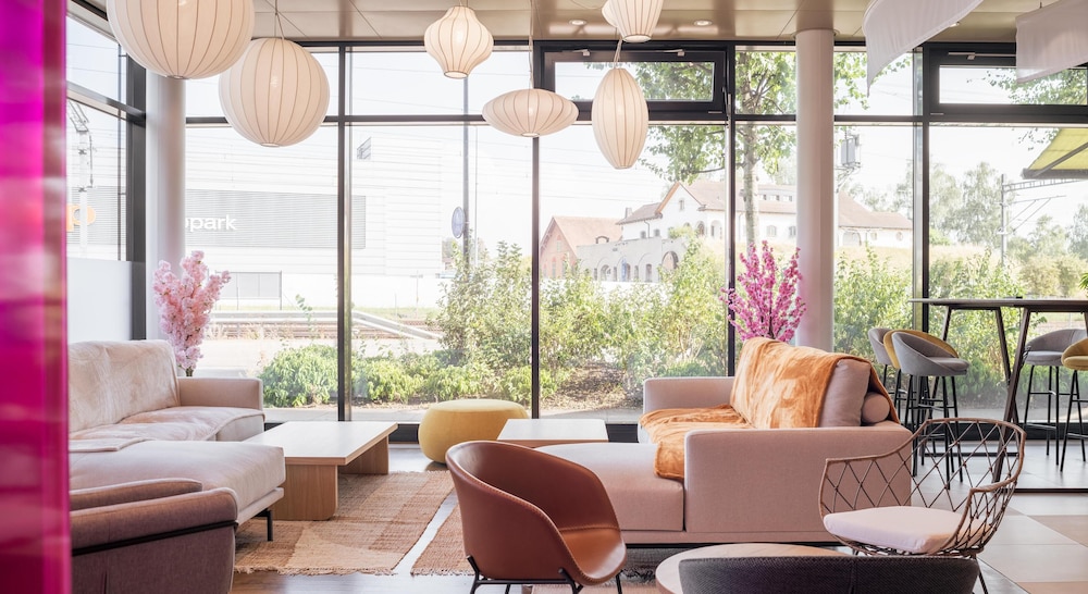 Check-in/check-out kiosk